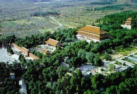 銀川哪些陵園好，探討陵園與城市發展的微妙關係